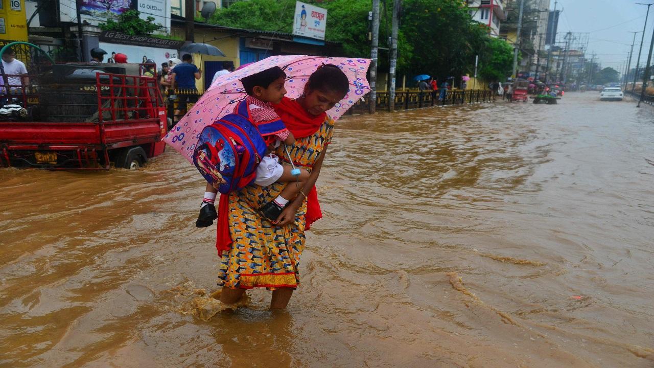Centre releases Rs 324 crore advance from SDRF for flood-hit Assam